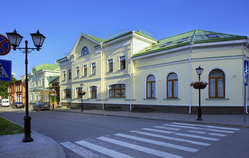 Dvor Podznoeva Glavniy Korpus Hotel Pszkov Kültér fotó